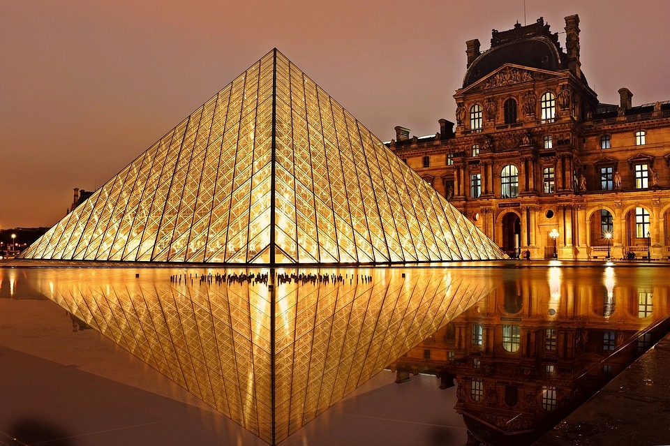 photo globale couverture musée du louvre